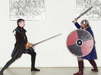 Meyer longsword vs Viking sword and shield